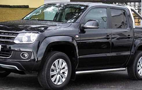 Svart Volkswagen Amarok Dubbelhytt 3.0 V6 TDI 4Motion stulen i Rosersberg norr om Stockholm